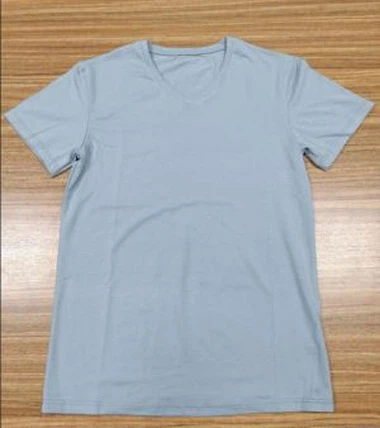 เสื้อยืดคอวีแขนสั้นผู้ชายผ้าฝ้าย